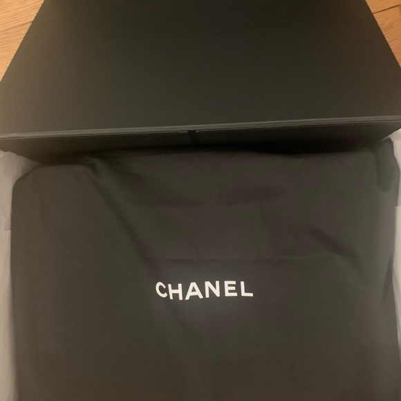 CHANNEL purse brand new in box - Picture 7 of 10